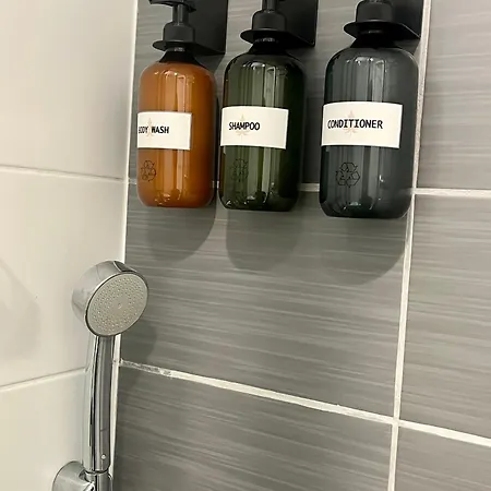 Cityready, Fully Equipped - Prime Location & Transport Connections *