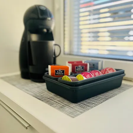 Cityready, Fully Equipped - Prime Location & Transport Connections *