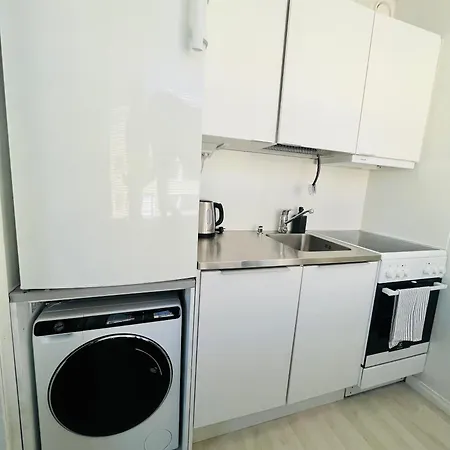 Huoneisto Cityready, Fully Equipped - Prime Location & Transport Connections *